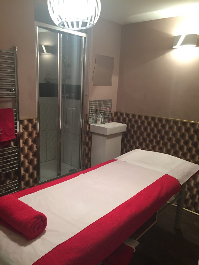 Chinese Massage & Acupuncture in Holborn Health First Spa